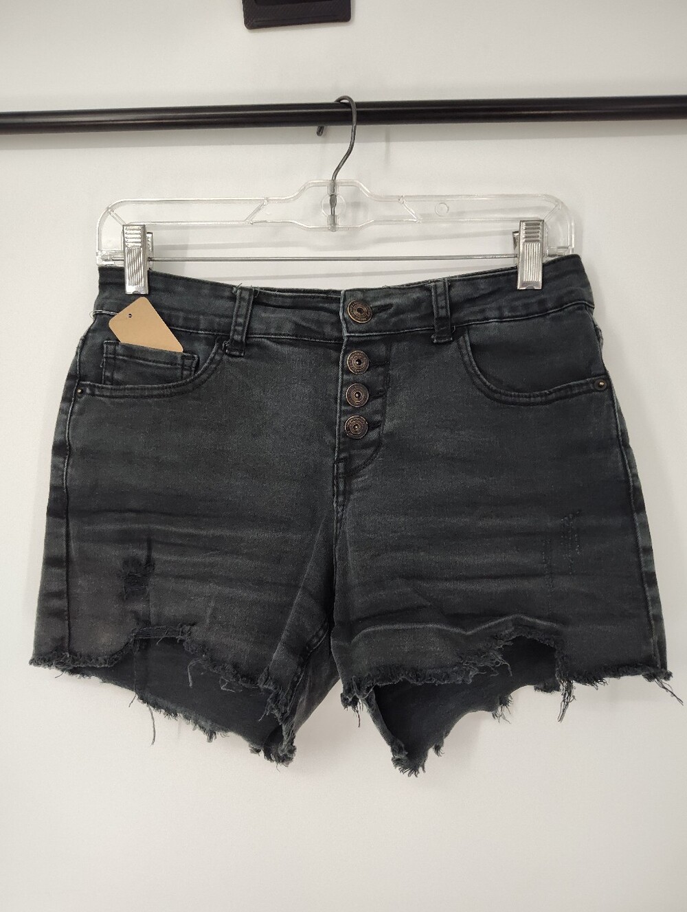 hippie laundry Women's Washed Black Mid-Rise Distressed Jean Shorts Size 28